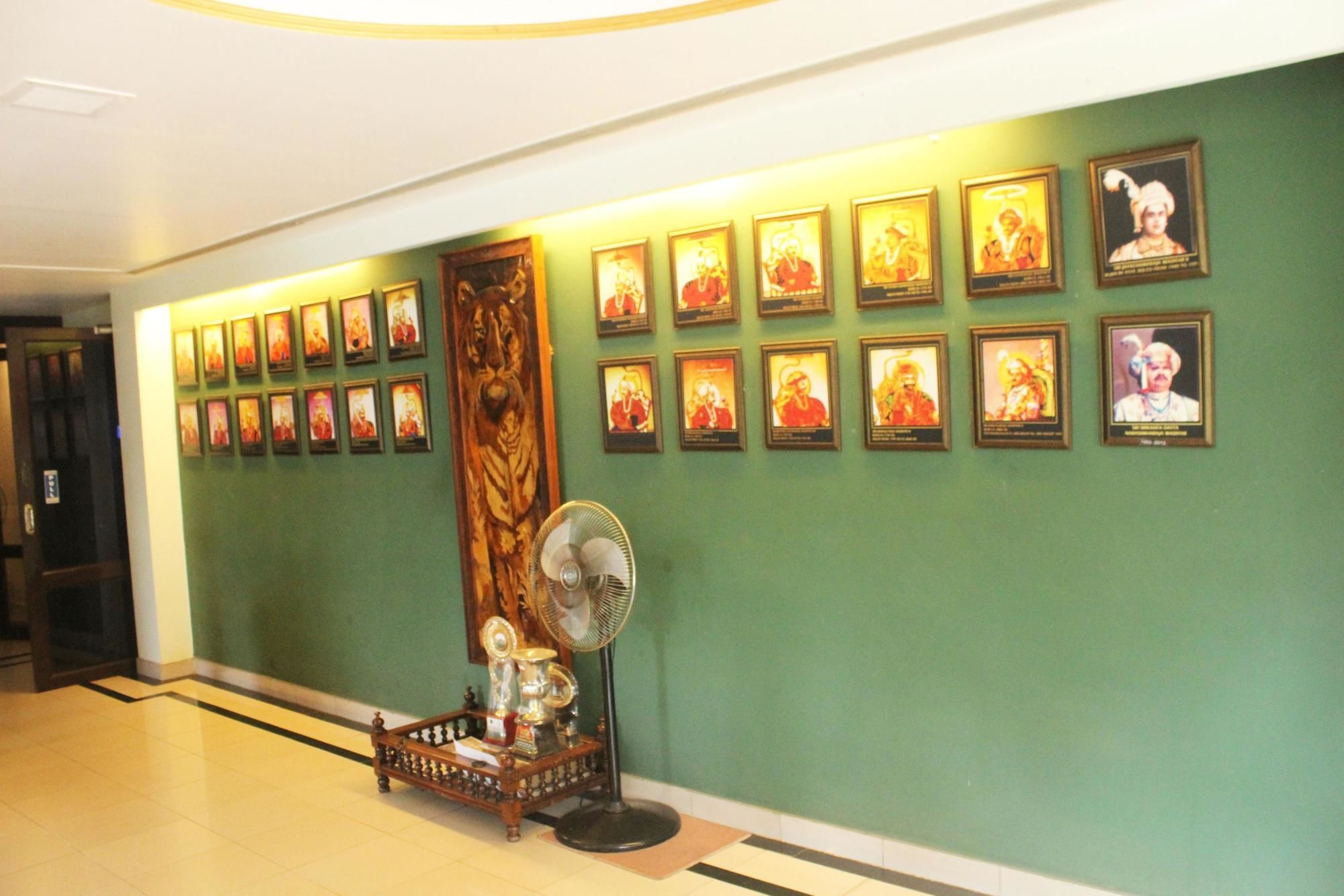 Royal Inn Mysore Exterior foto